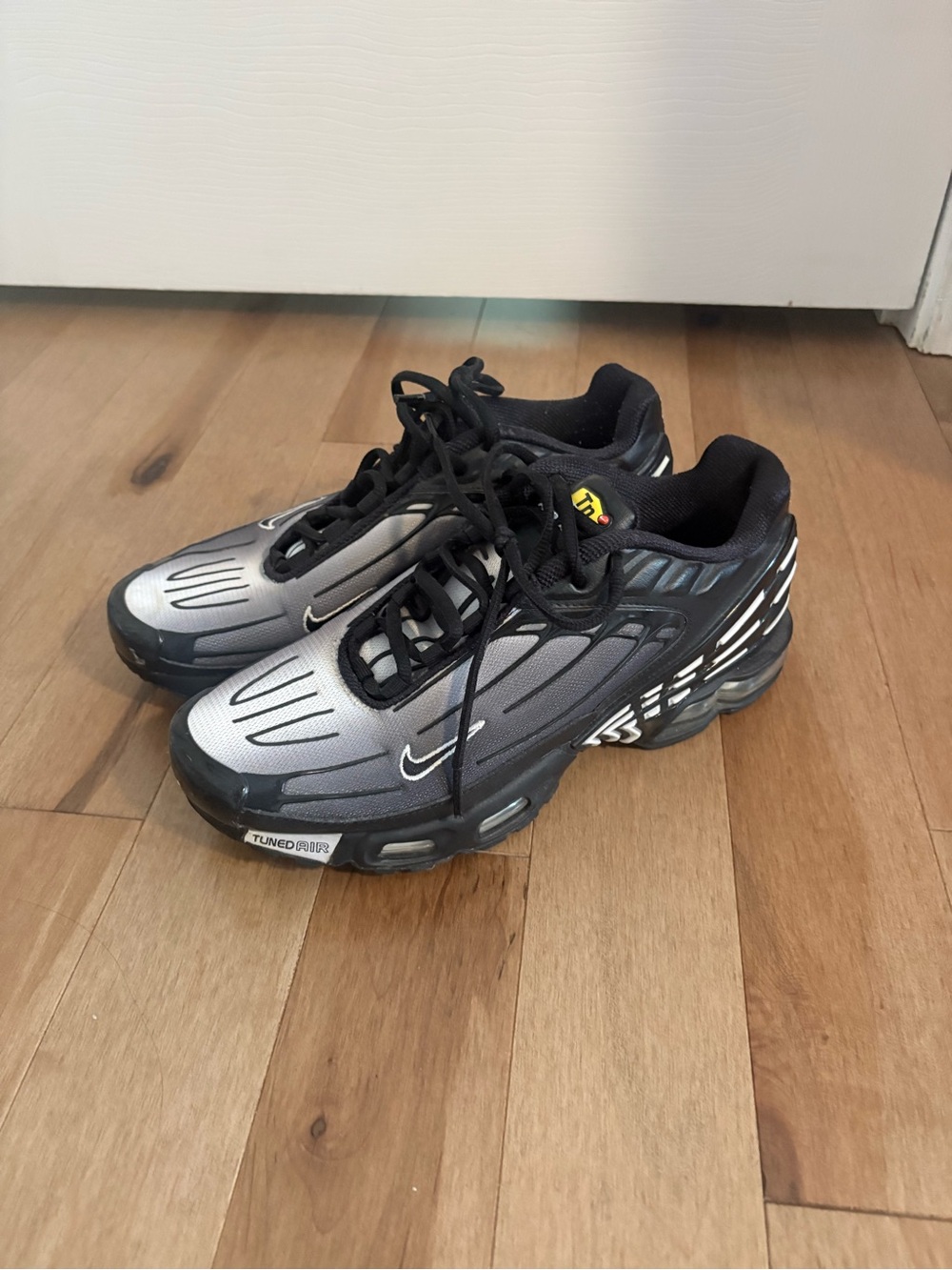 Nike Air Max Plus 3 - black and white